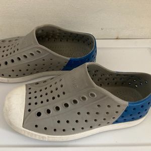 Native Jefferson shoes size 10